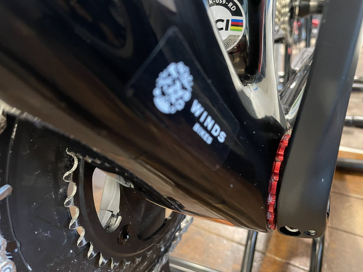 windsbike's tweet image. お客様のセラミックBB。
チラ見えの赤がとってもCool！
#ceramicspeed
#ceramicbb 
#windsbike 
#emondacustom