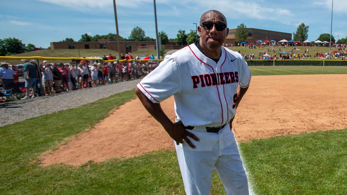 BHCSports's tweet photo. 2021 @HeraldCourier Baseball Coach of the Year: Doc Adams, Lebanon 

https://t.co/2muhesv0Fs https://t.co/F3yqIODjCD