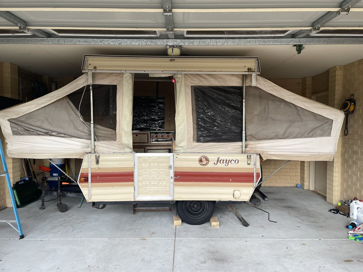 PerthBreakfast's tweet photo. The divorce van has been purchased! #poorandy https://t.co/nv2Jyvupxo