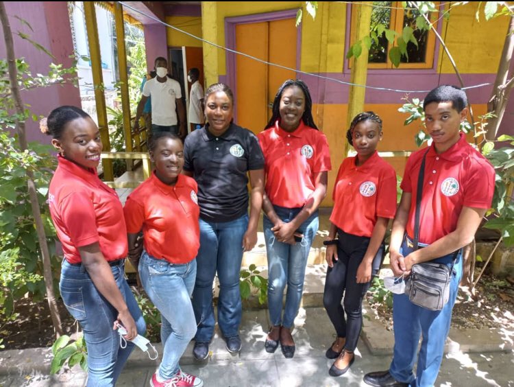 Vlad_String's tweet image. Merci à tous ceux et celles qui nous suivent sur la chaîne 25 : où l’on donne place à jeunesse haïtienne. Merci à vous