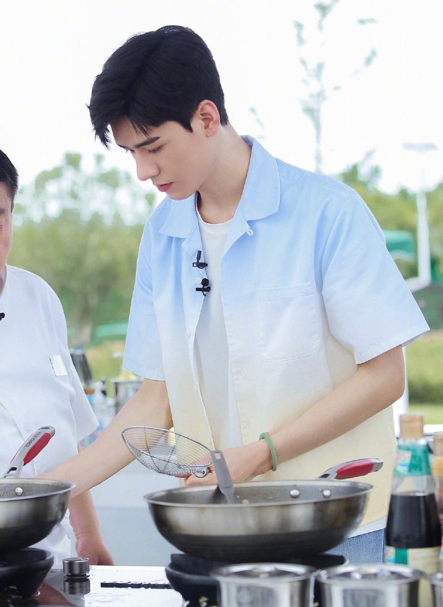 A man who can cook is really handsome—Gongjun
#GongJun