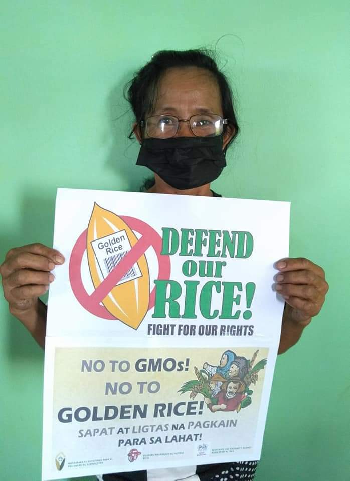 peasant_women's tweet photo. Ayaw namin sa GOLDEN RICE ng ChemChina na lalong magpapahirap sa mga magsasaka sa palay. Ayaw namin sa GMO na pagkain para sa aming mga anak! - AMIHAN ISABELA
#NoToGoldenRice
#DefendOurRice
#JunkRiceLiberalizationLaw
#FoodSecurityForAll https://t.co/mH5VlyIPlC