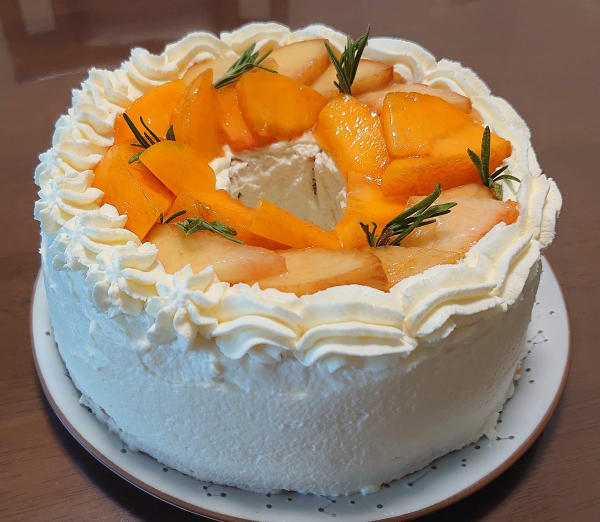 扇華 白桃と黄桃を使ったシフォンケーキ 父誕生日用ケーキ