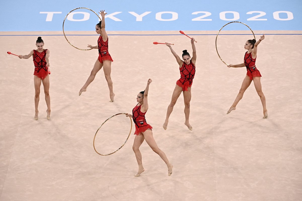 групповые упражнения по художественной гимнастике. стилиана николова. гимнастки болгарии художественные. гимнастика болгарии. сборная болгарии по художественной гимнастике 2021.