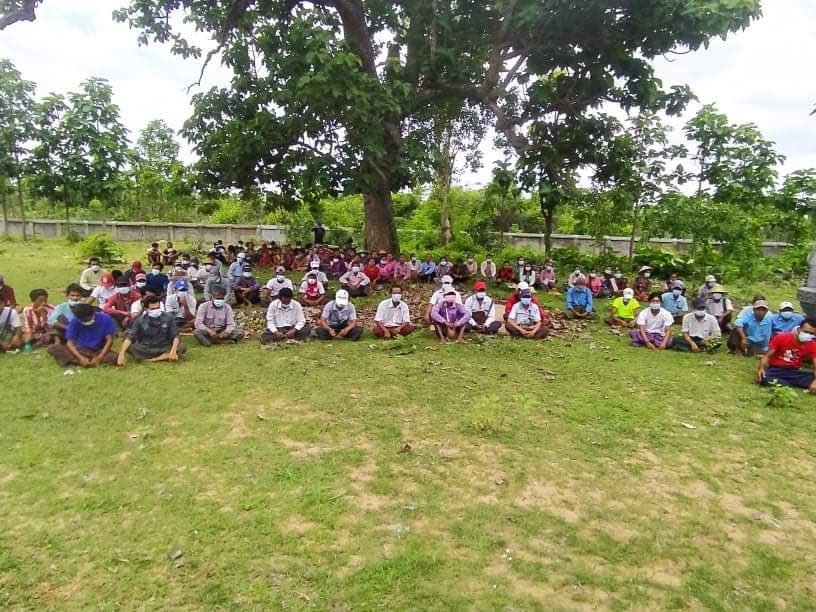 Arn_the_king's tweet photo. Residents in #Depayin Tsp staged anti-coup protest N #8888MemoirStrike to  commemorate the 33rd anniversary of the 8888 Uprising and to eradicate the military dictatorship. 

8888 UPRISING IN 2021
#8FingersStrike
#Aug8Coup 
#WhatsHappeningInMyanmar https://t.co/YUXAkCQFjs