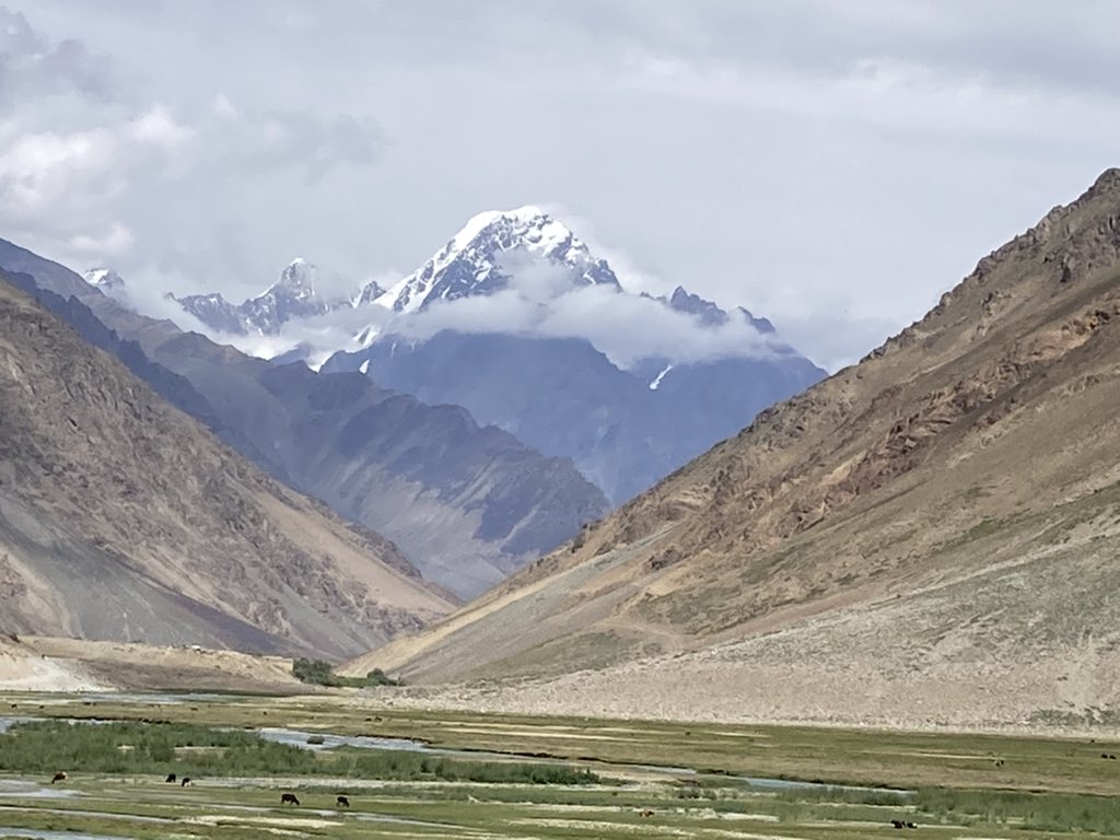 mimochilamepesa's tweet photo. Tras 3 dias por caminos infernales hemos cruzado de los valles del Hindu kush a los del Karakorum #mimochilaenpakistan
#nortedepakistan
#4x4
#lastplaces https://t.co/uElQI3A7U9