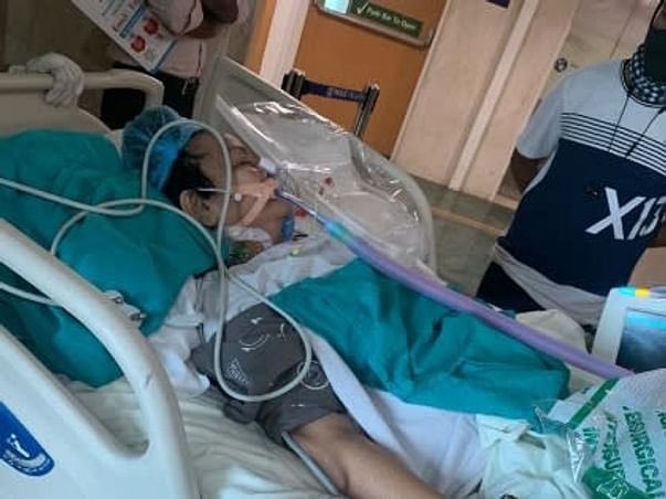 viveksh21489974's tweet photo. Hello sir @luvsalimkhanl My mother is in gangaram hospital(delhi).She is on ventilator and have to undergo cardio vascular surgery.I am only 22years old and father is not earning because of liver failure.I need your financial support to save my mother.I can share hospital bills. https://t.co/cc0iz9wpkd