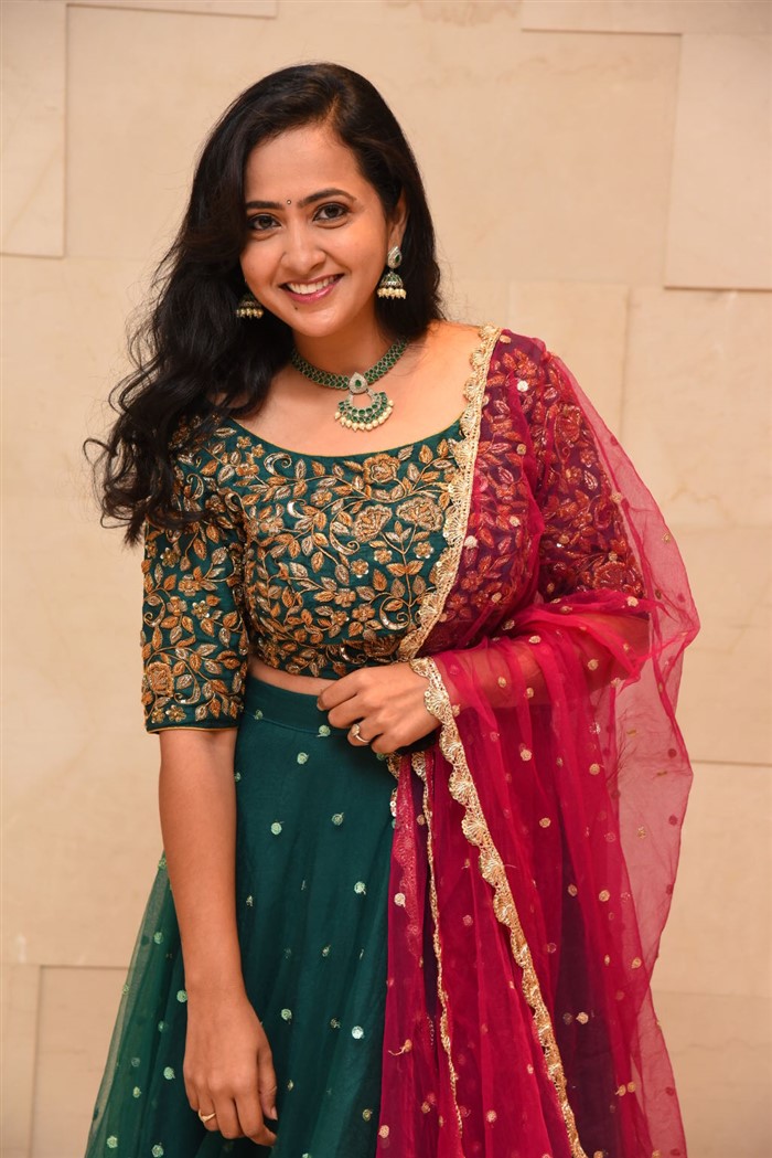 Anchor Lasya Seemantham photos viral, Latest Lasya Collections iiQ8
