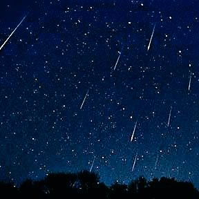caledelspagesos's tweet photo. Enguany la primera quinzena d'agost és la millor per a l'observació de la pluja d'estels dels Perseids o Llàgrimes de Sant Llorenç, amb un pic d’aquest fenomen la nit de l’11 al 12. La Lluna Nova és avui, dia 8. Per tant, allunyats de les ciutats, la foscor estarà assegurada. https://t.co/IsS2t4fVVf