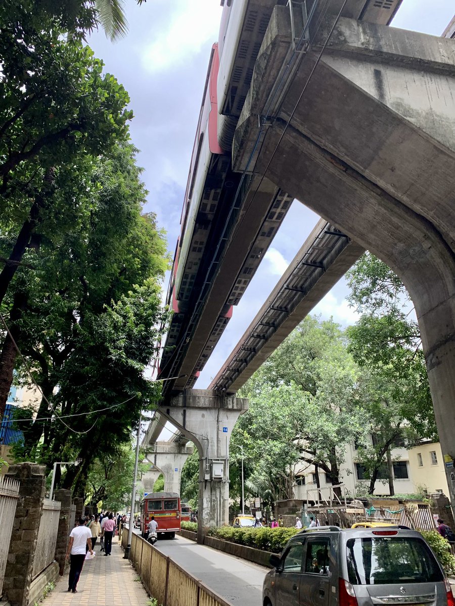 rajennair's tweet photo. On my way to Tata Mem hosp Parel to meet #cancerkid , street photography with mask on means losing precious moment, my iphone refuses face recognition, enter my password to open n click through foggy glass , one needs fast reflexes https://t.co/wdMuvd8lFi