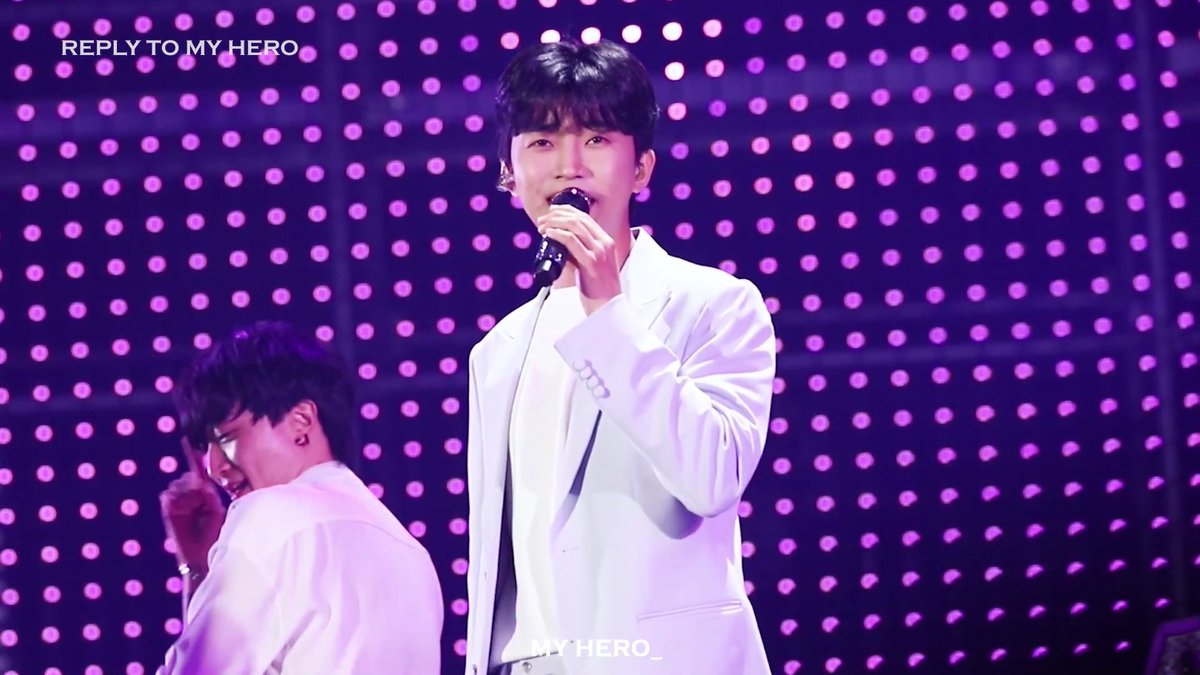 #나의_영웅에게_띄우는_편지2
#Reply_to_my_hero2

마히님이랑 같은 영시라서 너무 행복하다 영상회 최고ㅠㅠ 시간 순삭이고 화면 전환될때나 줌 들어갈때마다 심장 너무 벌렁거려요 진짜 화면 전환 예술이고요.이렇게 귀한영상 보여주셔가지고 감사합니다. 마히님도 평생영시 함께하시기로➰