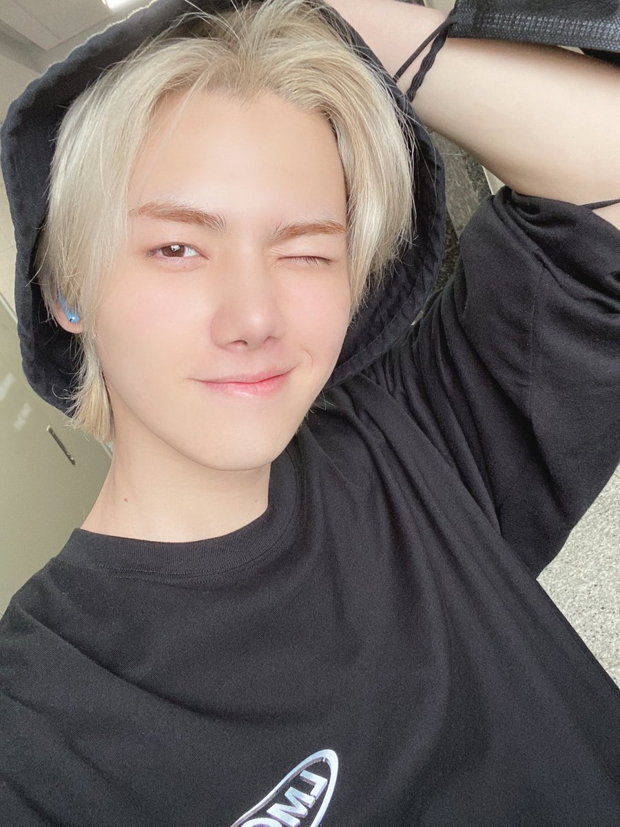 mlinhee's tweet photo. Good morning from blonde Minhee! It's been a long time since I got my blonde hair, finally, I could make it again for this comeback. Am I surprising you, LUVITY? But it seems that some of you have already figured it out. 😋 https://t.co/8Itjjx6o8W