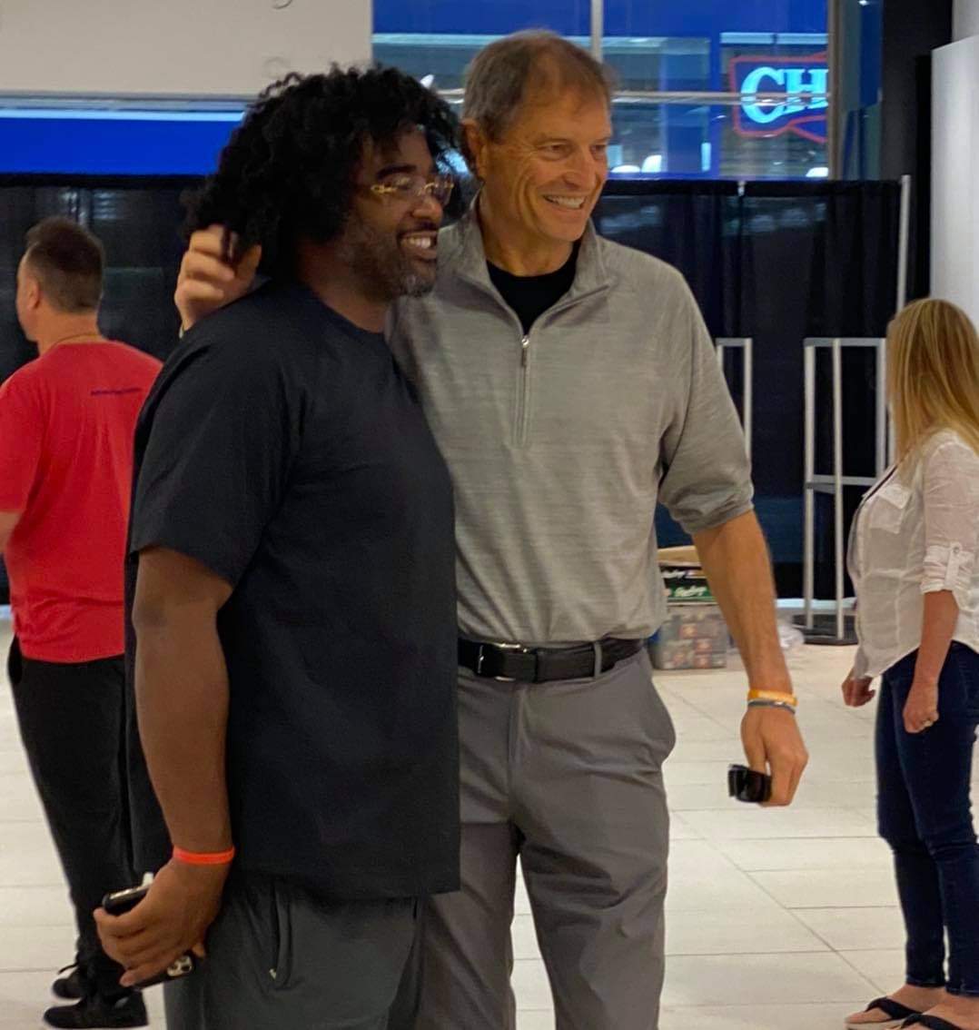 A very special thank you to Steve Largent, Joe Thomas, Pete Rose, Troy Smith, Cardale Jones, Bernie Kosar, Charlie Waters, and Butch Johnson for coming out today. An extra special thanks to all of the fans who came out to make this event such a great success!