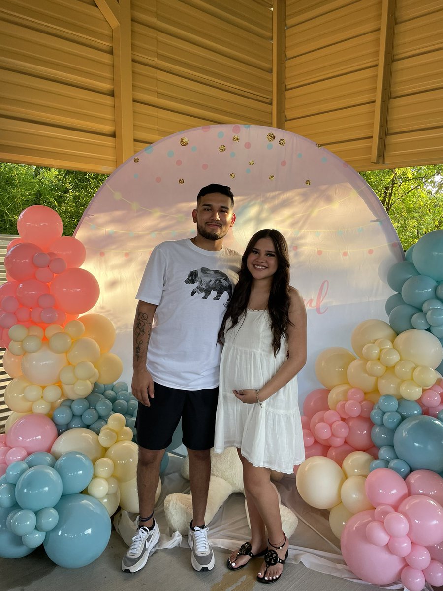 mexicanmuch_'s tweet photo. can’t wait to meet our baby boy❤️❤️ https://t.co/rKstJHvrFl