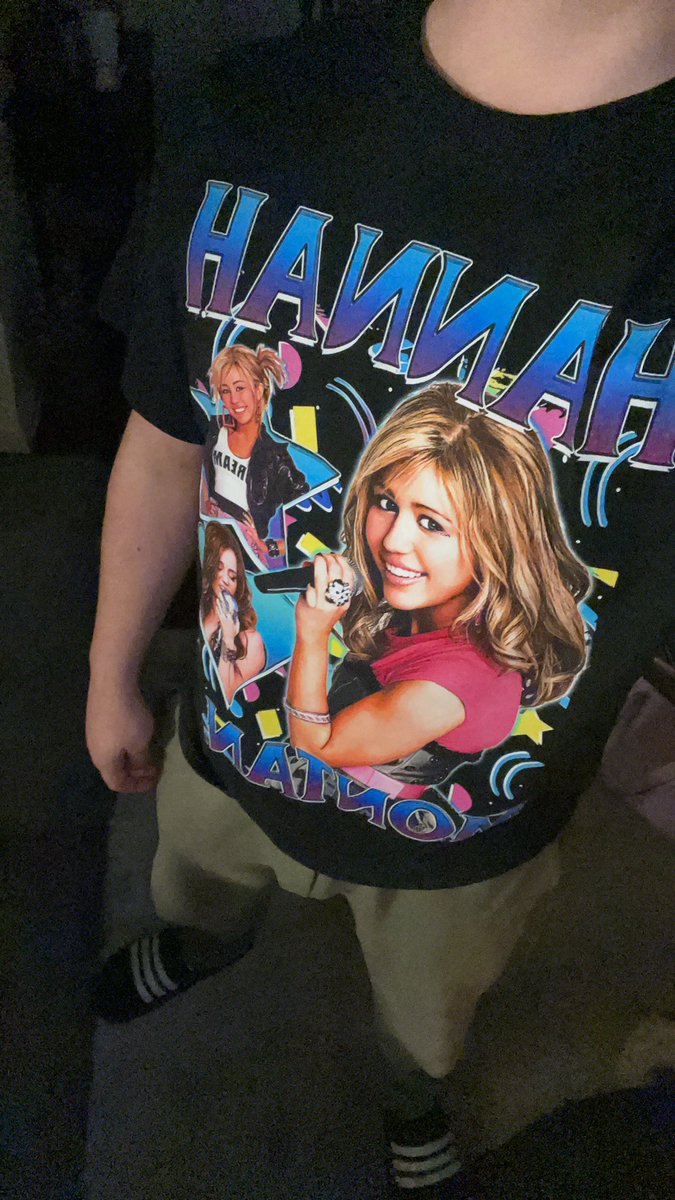 drewcyrus_'s tweet photo. Went to speedway &amp; the cashier wouldn’t make eye contact with me https://t.co/IHaKMBiN5F