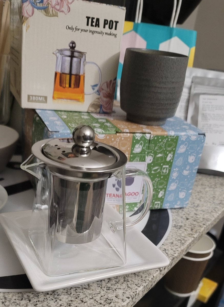 Mario204Super's tweet photo. Burfday gifted myself lil faux Japanese Tea Cups 🫖 🤗
Next Leveled my Tea game.. #HotChocolate #ChocolateMacaroon #ChocolateChipCookie #SmoresChai @DAVIDsTEA has the right stuff baby 🤩 #SaveABee #DavidsTea 🫖🍵 https://t.co/wakbeL561x