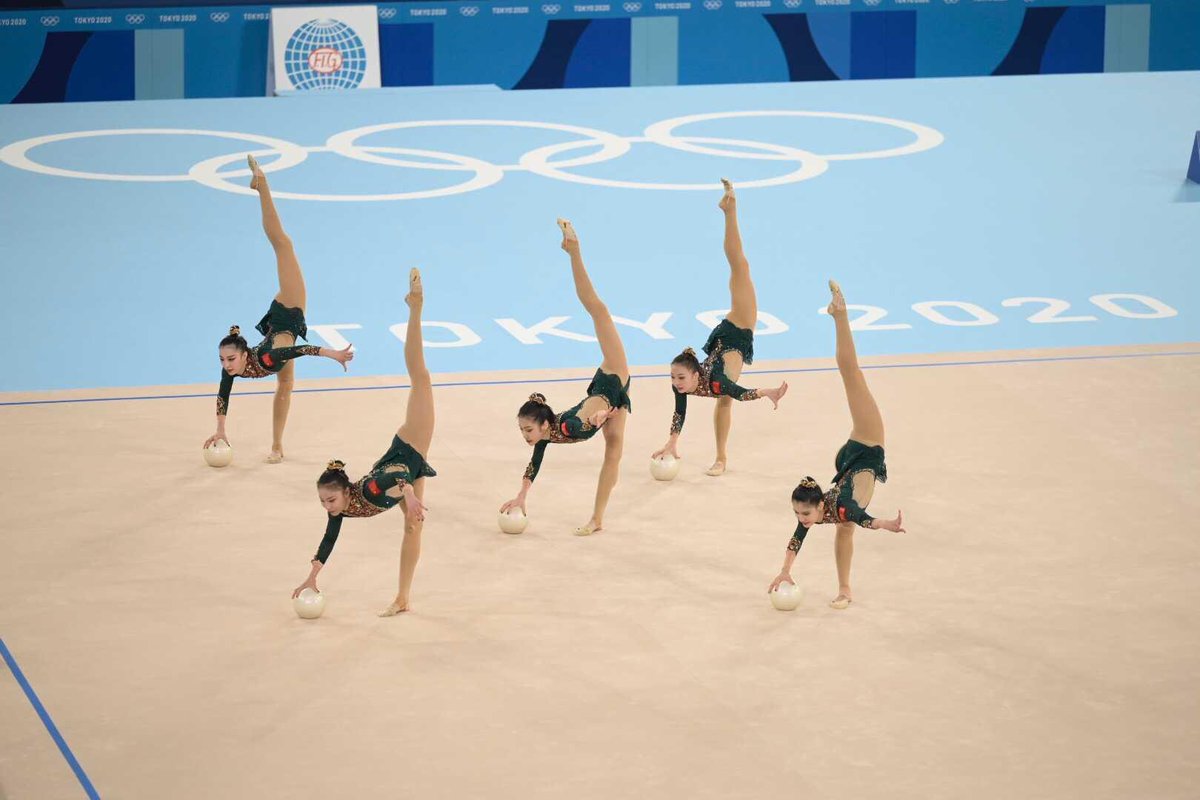 esteruss's tweet photo. Pero qué bonita es China, me han hecho olvidar los nervios de esta final y disfrutar de su ejercicio 💓 Nota 42.150

#RhythmicGymnastics #JuegosOlímpicos
#Tokyo2020 https://t.co/3YUU1I9Kbv
