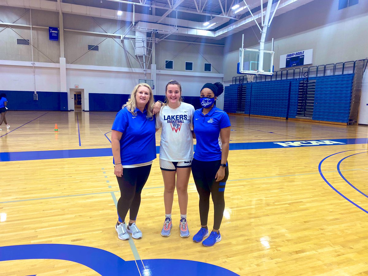sofimiller_2025's tweet photo. I had a great time at the Embry Riddle Elite camp. I enjoyed meeting Coach Wilson and catching up with a few of my teammates. #bluestar #windermereprep https://t.co/rqW9bgjj7t