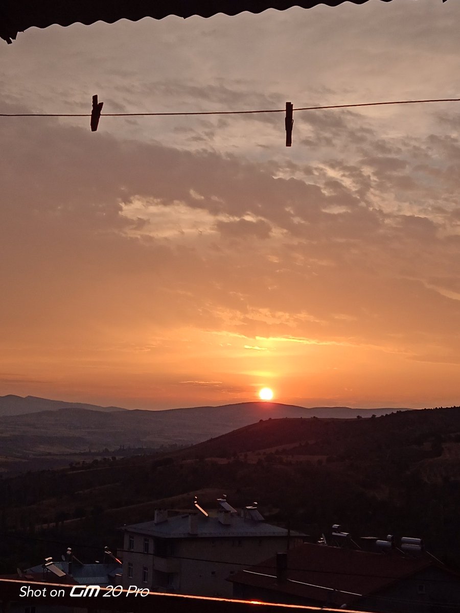Senbaglar58's tweet photo. #sivas
#senbaglar
#gun
#dogumu
#05:50 https://t.co/h32qLuyIup