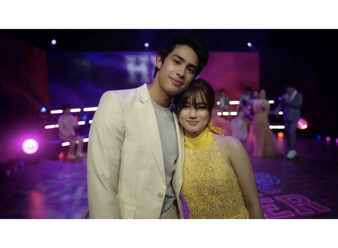 gibbereads's tweet photo. Short gf advantage: you can always lean on top of her head
DONBELLE BubbliesPride https://t.co/BN8cEbUu3P