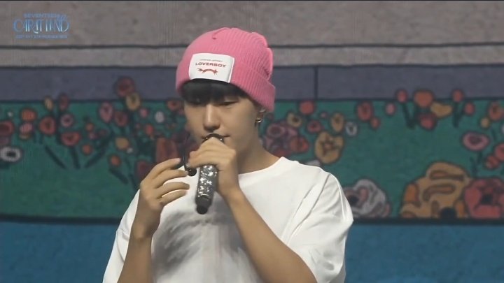 seungcheol's tweet image. it's the same outfit!!! 😆😆