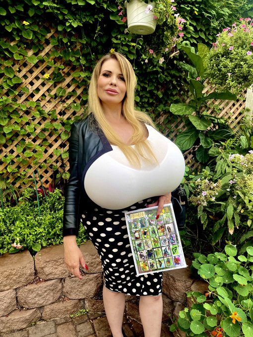 At the Butterfly House on Mackinac Island. https://t.co/l2D0UOX6MC