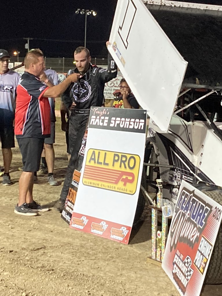 BRStuned's tweet photo. The $4000 to win @AFCS_Sprints @FremontSpeedway Feature went to @n_d_1_ Nate Dussel Saturday night. Congrats Nate, Craig, Mike, Jason, and everyone involved at GDR!πͺπ» #PROBRS πΈ:Fremont Speedway https://t.co/rYUJQ80jyj