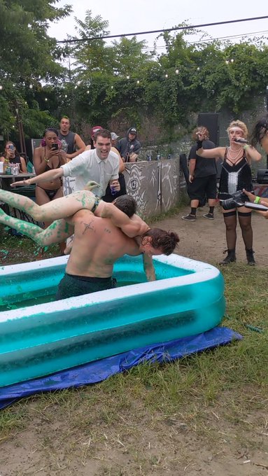 Lots of fun at Rockaway Beach jello wrestling today! https://t.co/foeOfGeovb