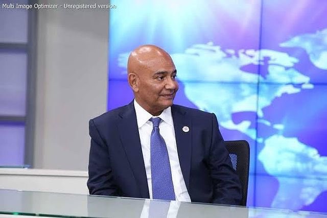hana twitter hana facebook hana instagram na whatsapp anaisikia tu kwa wajukuu zake Tajiri Said Salim Bakhresa 😂😂😂