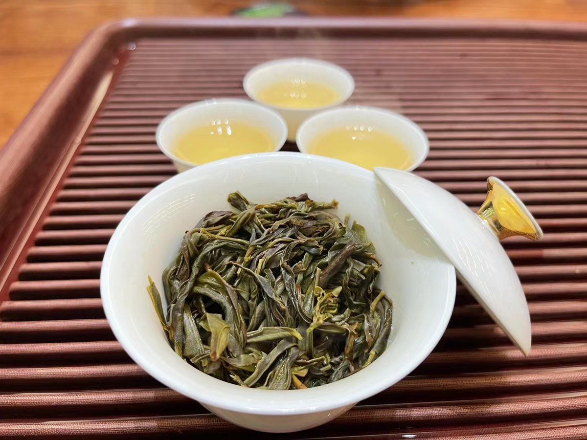 OrganicteaL's tweet photo. yu lan xiang (magnolia) which is natural magnolia fragrance Absolutely divine, like a flowery milk #tea #gongfucha #yulanxiang #oolong #chadao https://t.co/Upja6FilRy
