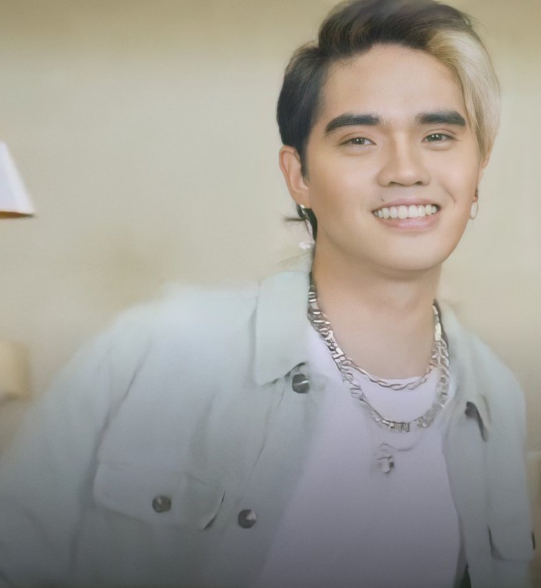 PabloLigaya's tweet photo. Everytime I see you smile
My world stops turning for a while
And my heart, it skips a beat
My dear, you make my day complete.
#VersesForPablo
@SB19Official #SB19 #SB19_PABLO https://t.co/PhbD4bBZ9f
