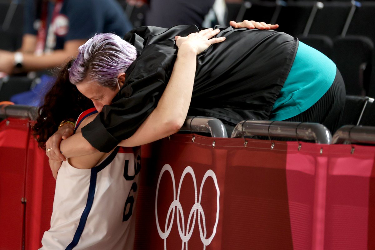 seattlestorm's tweet image. 😍😍😍

@S10Bird and @mPinoe are just the cutest!
