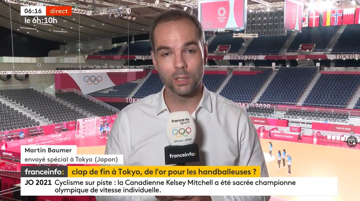 OrlandoVictor54's tweet photo. Bonjour l’équipe de la matinale week-end! Nous voyons sur le plateau la sublime @NfantehM pour le JT. Tandis que la talentueuse et sublime @mcdemazure se trouve à l'extérieur au Trocadéro pour le passage des JO entre Tokyo et Paris 2024. Une journée magnifique sur @franceinfo.👍 https://t.co/fJtyhbmaGe