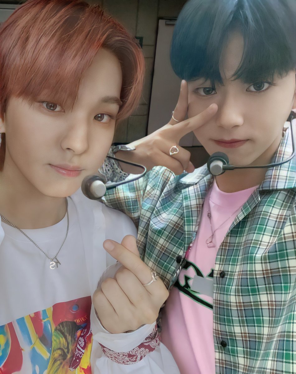 dawnpurple_'s tweet photo. 210808 GHOST9 Twitter Update

Happy birthday Kangsung 🎁🎉

#GHOST9 #고스트나인 #고스트나인Manips #kangsung #jinwoo #강성 #진우 #LEEKANGSUNG #이강성 #LEEJINWOO #이진우 #kangsiunwoo #chikeramjwi (#edits) #HAPPY_LEEKANGSUNG_DAY https://t.co/8USKEASgYb