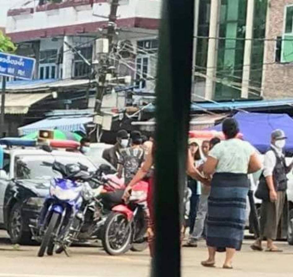 At least 5 youths, 2 boys and 3 girls, were violently BEATEN and ABDUCTED by Junta Terrorists in plainclothes at the junction of Za Market in #NorthOkkala Township, #Yangon at about 8:45am on Aug8 for no known reasons. 

#WhatsHappeningInMyanmar 
#Aug8Coup
