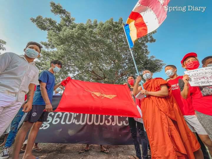 AungHeinMin17's tweet photo. Powerful Alliance Strike of Mandalay staged a 8888 uprising Memorial Day &amp; protested against Genocidal Military despite all the difficulties. 8888 UPRISING IN 2021  #8FingersStrike #Aug8Coup  #WhatsHappeningInMyanmar https://t.co/RqAkRNw3xM