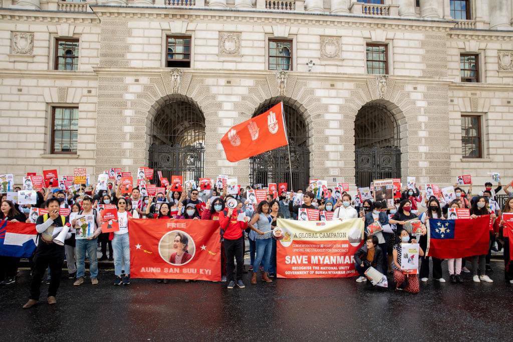 BunnyPhyoe's tweet photo. In remembrance of 88 pro-democracy movement, Myanmar Nationalities in Britain gathered at Myanmar Embassy in London which is controlled by Junta &amp; staged a protest in front it. 8888 UPRISING IN 2021 #8FingersStrike #Aug8Coup  #WhatsHappeningInMyanmar https://t.co/bPaHEkSfAC