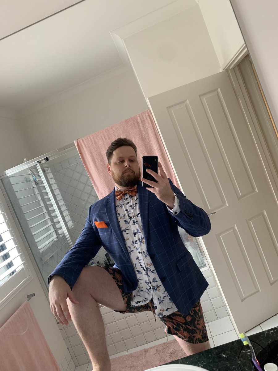 When even your producer is wearing a suit I guess you gotta do the thing.

LPL GRAND FINAL BABY <a href="/ParadoxESC/">Paradox Esports</a> VS <a href="/DireWolves/">Dire Wolves</a> 

The boys <a href="/ezyteevee/">Dallas</a> <a href="/KomodoAU/">Dion Pirotta</a> <a href="/metaphasetv/">meta</a> LETS GOOOO

twitch.tv/LPL_CSGO