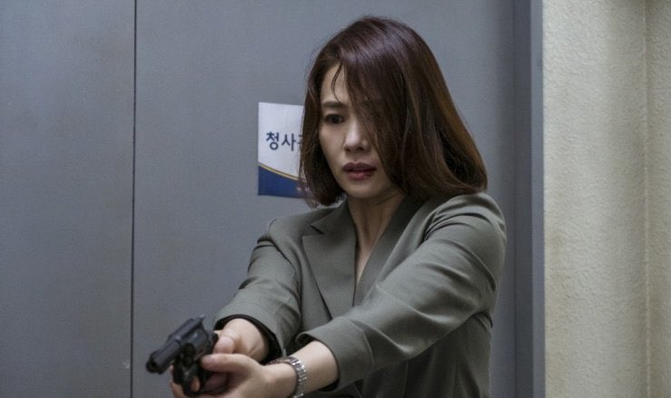 lawyerotd's tweet photo. Today’s lawyer of the day is Han Tae Joo from Watcher! 🤍 https://t.co/GbRKOHsYQk