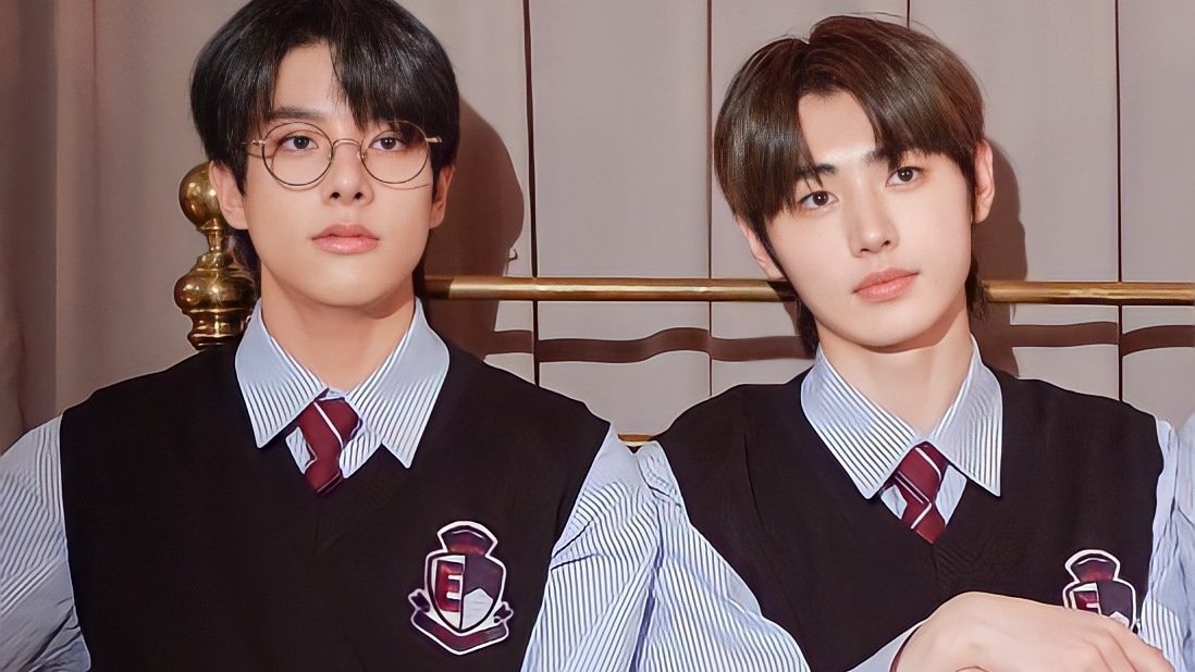 onlyjakehoon's tweet photo. campus hearthrobs https://t.co/Cq4oKQ3V5e