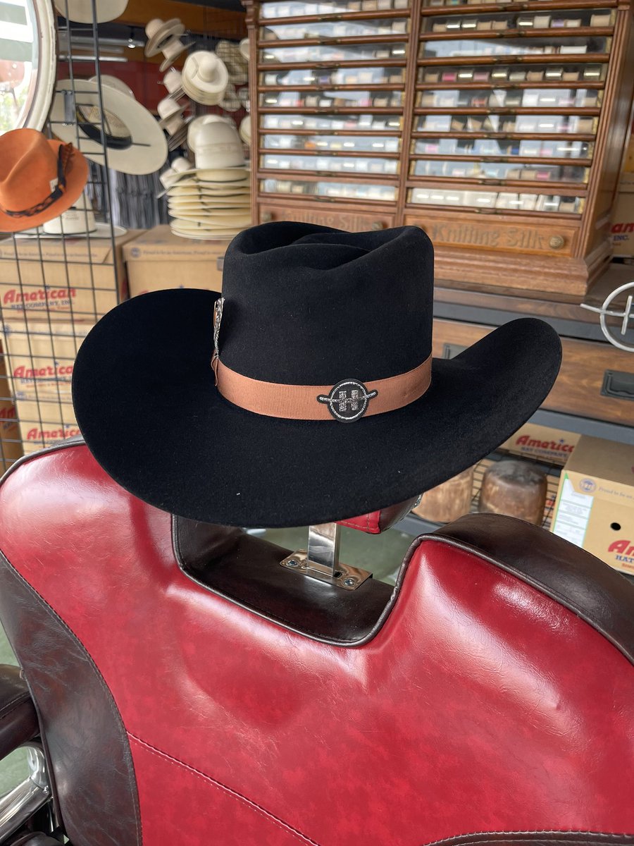 HamblenHats's tweet photo. Hand shaped and custom designed Rose Crown Black 10x American Hat Co https://t.co/VDnsAKOd0S