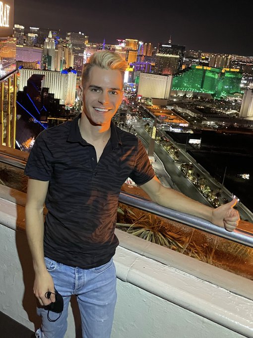 Viva Las Vegas! 🤩🎰 https://t.co/kvV22E1rlo<a href="/tag/duramax"class="tags"><span>#duramax</span></a>