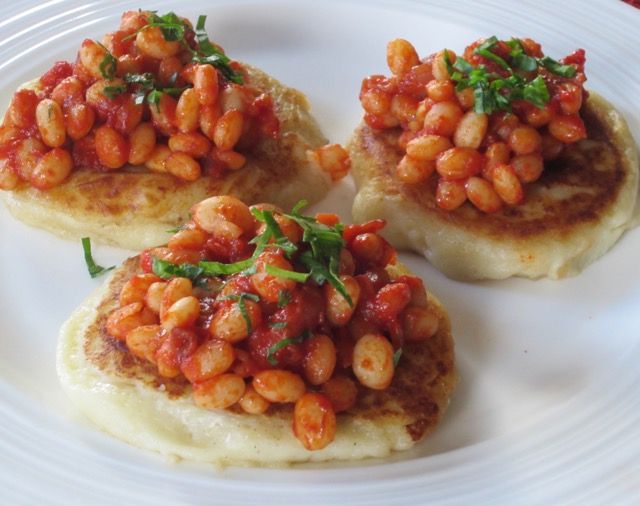 Gordon Ramsay’s Homemade Spicy Baked Beans with Potato Cakes

https://t.co/WA1IvL22b9 https://t.co/TCGasQ65T6