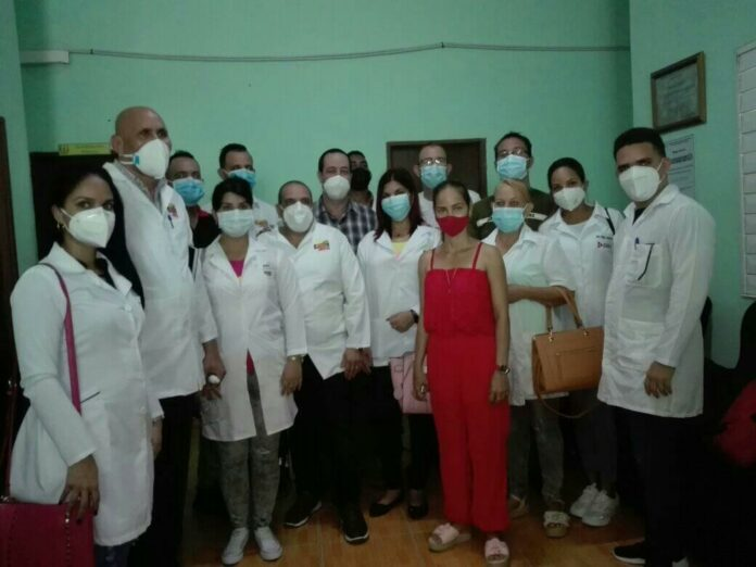 CAvilaRadio10's tweet photo. En #CiegodeAvila para la lucha contra el coronavirus se incorporaron  más de 530 colaboradores, procedentes de la República Bolivariana de #Venezuela #PonleCorazon 
 @Gg_2014Sandra @radio_cubana @chamberohoy @MaiteVegaP @lidiav67 @mtycubanita1 @FctGallardo @nijutohe @uj_avila https://t.co/j3MGYhiEOM