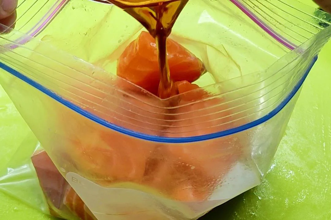 食べ応えもばっちり？！簡単に作れてとっても美味しそうな、サーモンを使った丼ものレシピ！