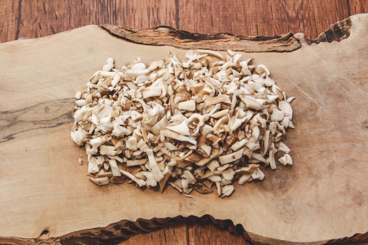 フォークで穴をあける必要なし！舞茸を刻んでお肉に絡めると出来上がりが驚きの柔らかさに！