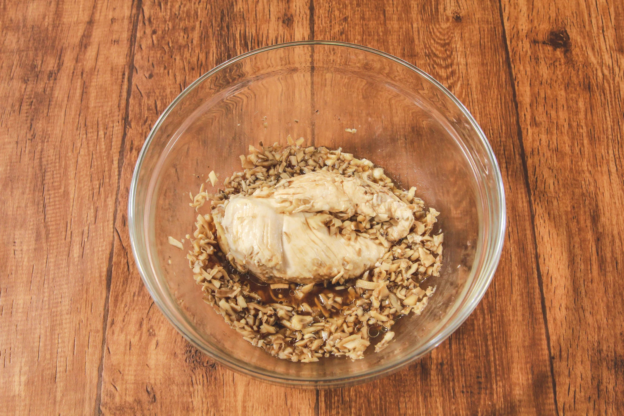 フォークで穴をあける必要なし！舞茸を刻んでお肉に絡めると出来上がりが驚きの柔らかさに！