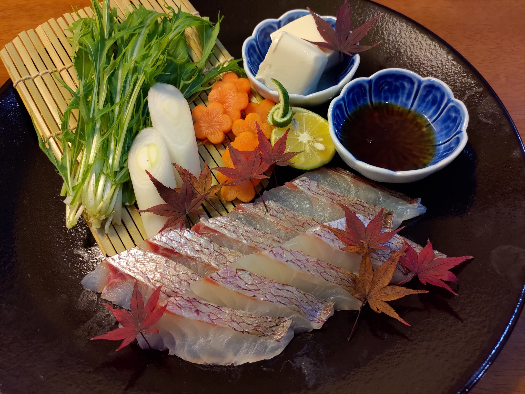 夢海 544魚種食べた人 マンボウやラブカやナポレオンフィッシュなど ぶっ飛んだ魚も仕入れますが普段こんな美味しい魚料理も作ってます 水族館の写真だったり標本も作ってる魚全振りアカウントです T Co Rosn9dbkcf Twitter