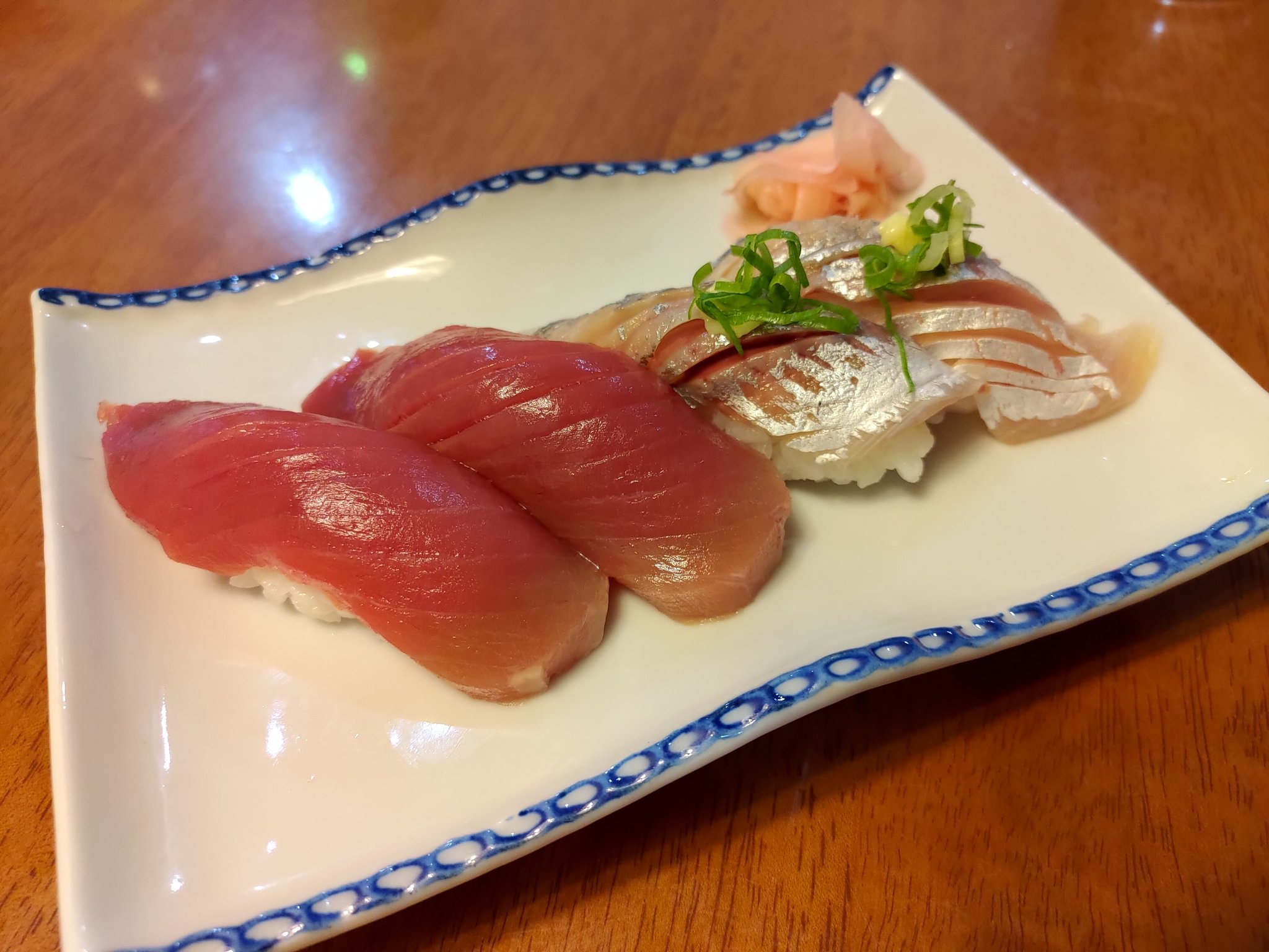 夢海 544魚種食べた人 マンボウやラブカやナポレオンフィッシュなど ぶっ飛んだ魚も仕入れますが普段こんな美味しい魚料理も作ってます 水族館の写真だったり標本も作ってる魚全振りアカウントです T Co Rosn9dbkcf Twitter