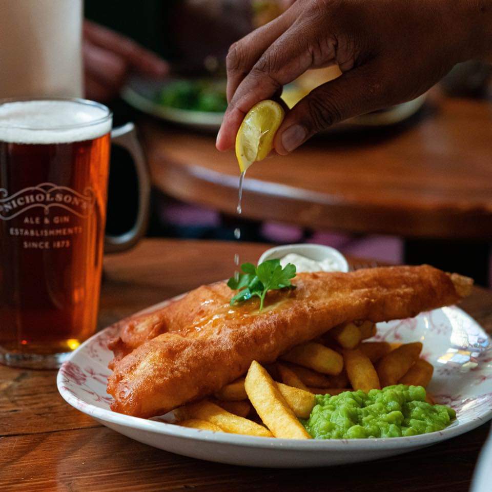 CoalHoleStrand's tweet photo. Fancy a fish and chip supper? Ours is the best on the Strand, battered in our own #NicholsonsPaleAle served daily!

#FishnChipSupper
#ChippyTea
#PubontheStrand
#CoalHoleStrand
#LondonPubs
#NicholsonsPubs https://t.co/mpt80Ocqo7